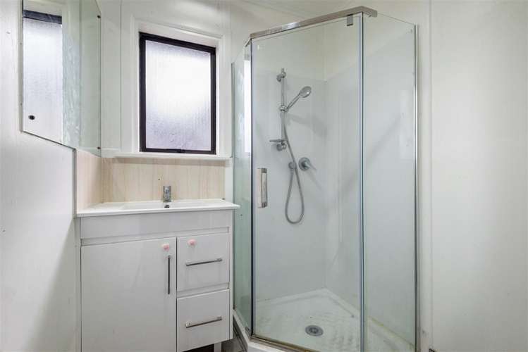 28 Laxon Avenue Otara_11