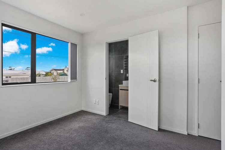 49A Golf Road New Lynn_11