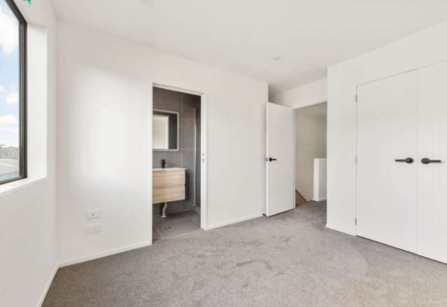 8/6 Williams Avenue Pakuranga_2