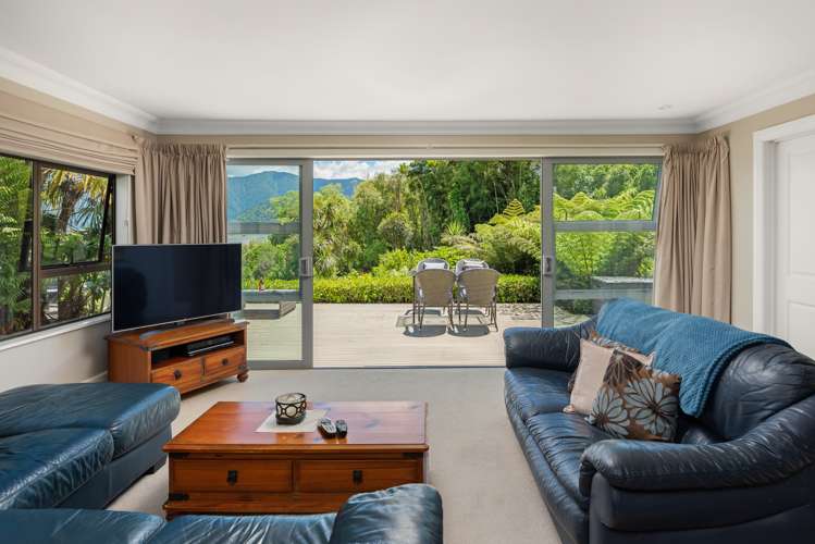 135 Queen Charlotte Drive Havelock_5