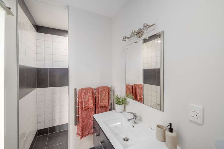 58 Waitikiri Drive Parklands_11