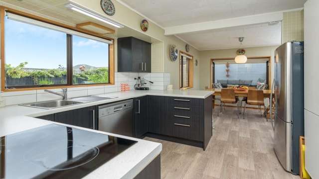 296b Papamoa Beach Road Papamoa_1