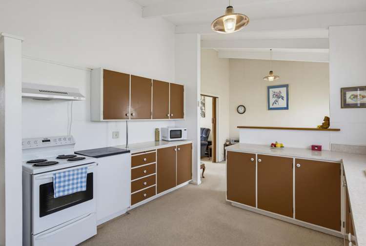 556 Queen Street East Levin_19