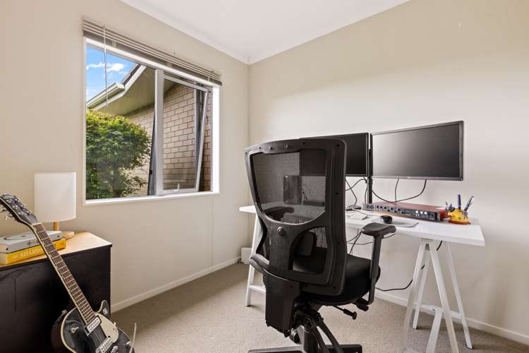 8 Beachwood Drive Hatfields Beach_18