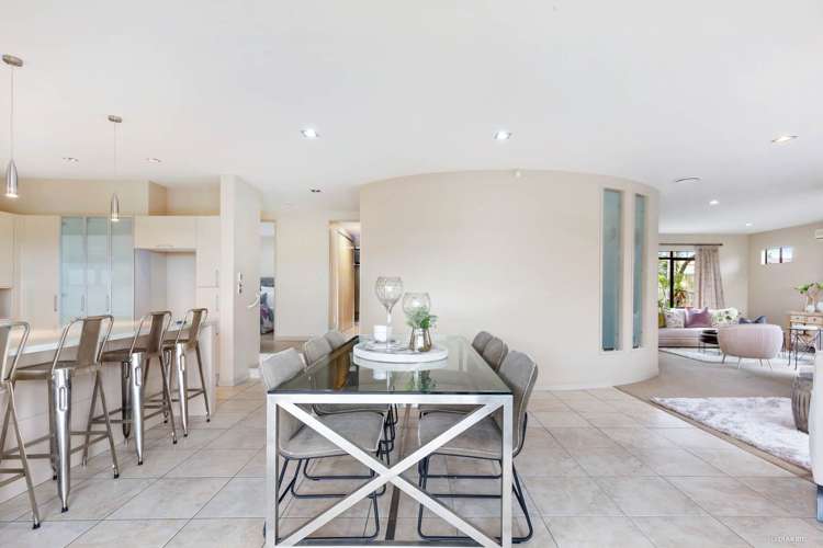 6 Aldon Lane The Gardens_17