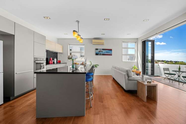 7/8 Wilk Lane Browns Bay_12