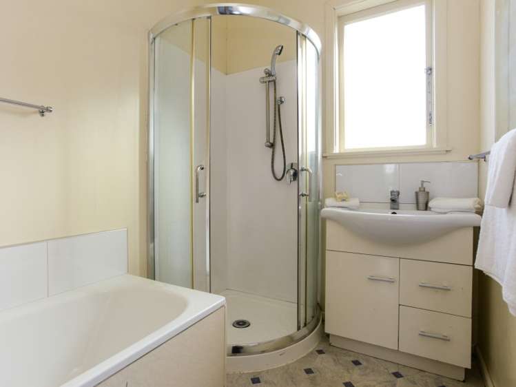 1022 Totara Street Mahora_11