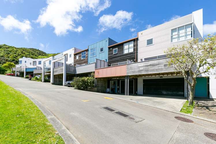 44 Saddleback Grove Karori_13