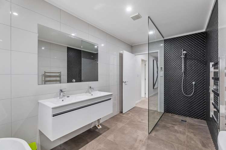 187a Wallace Road Mangere Bridge_14