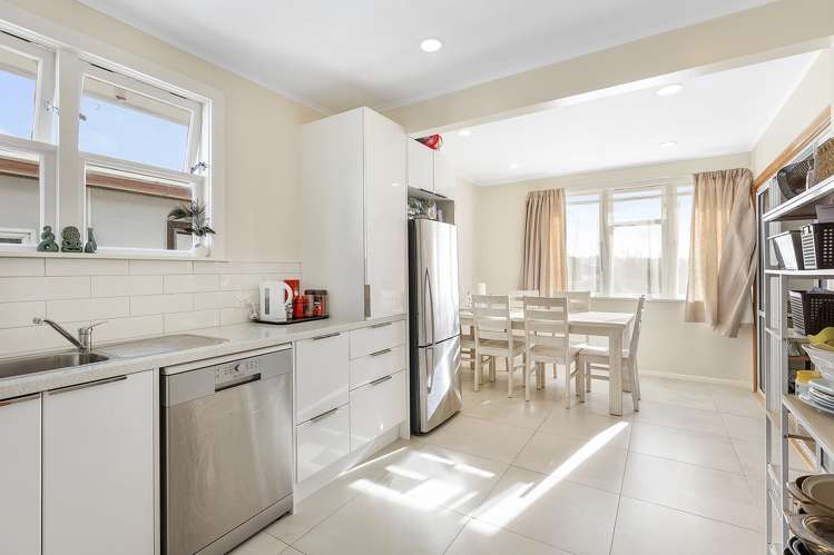 57 Leicester Street Cannons Creek_10