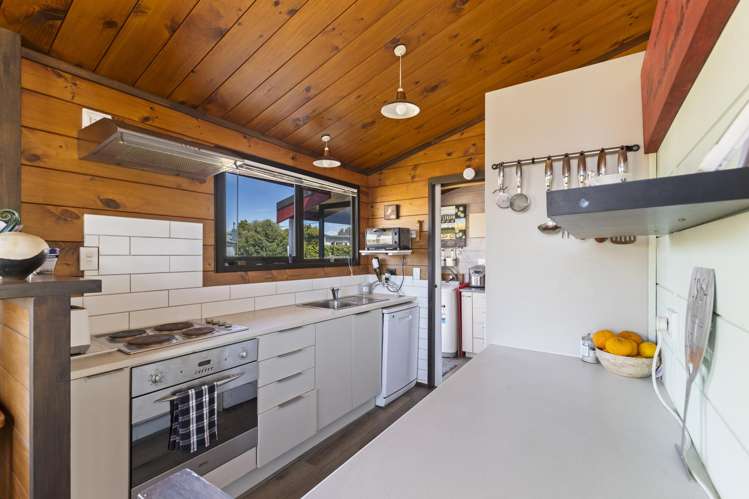 2 Honnor Place Hurdon_18