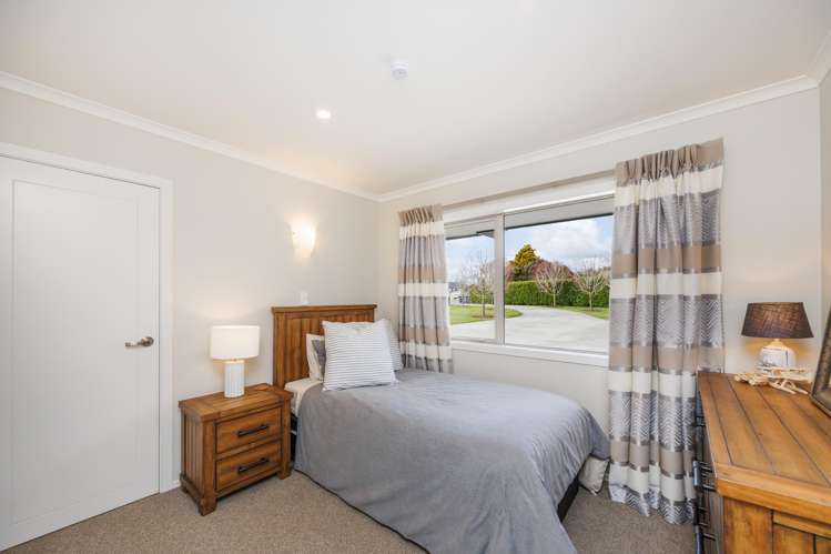 25 Roots Street East Feilding_23