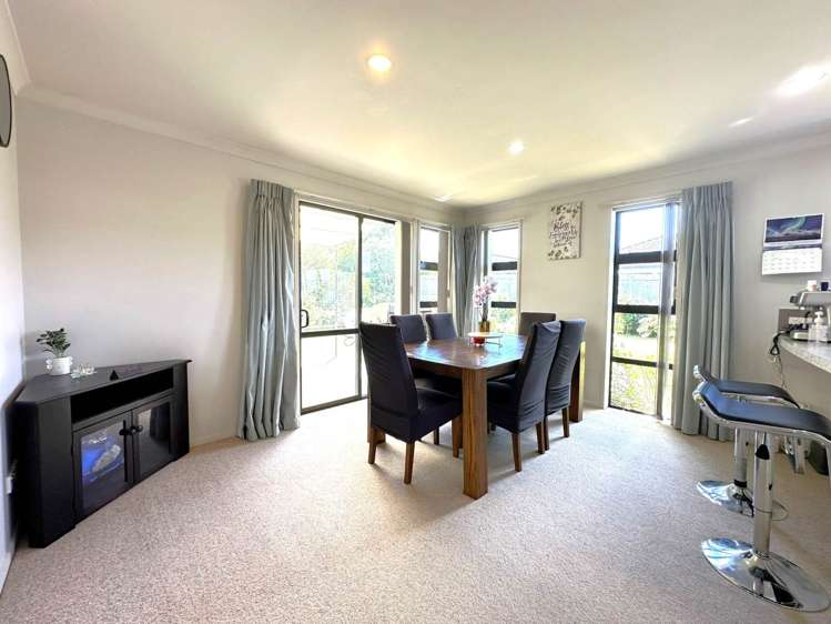 53 Sunningdale Street Wattle Downs_24