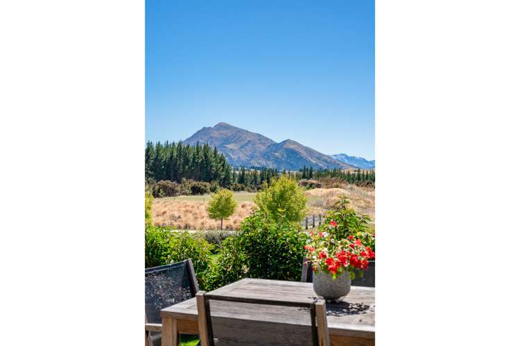 8 Tahi Street Albert Town_17