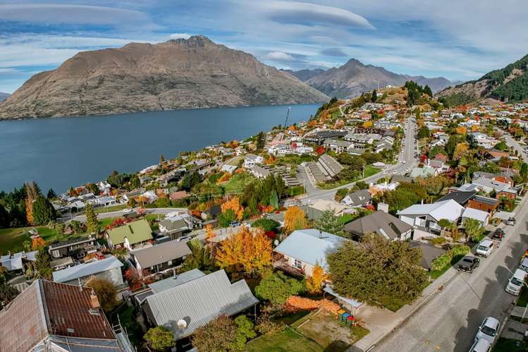 69 Wynyard Crescent Fernhill/Sunshine Bay_4