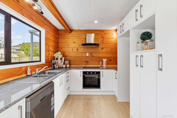 1/27 Flanshaw Road Te Atatu South_1