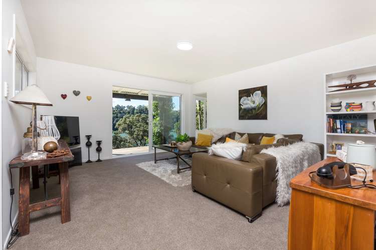 16 Dorothy Road Laingholm_8