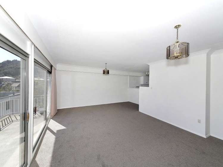 2/29 Waikawa Road Picton_5