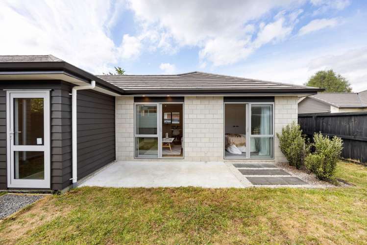 2/7 Rutherford Street Chedworth_14