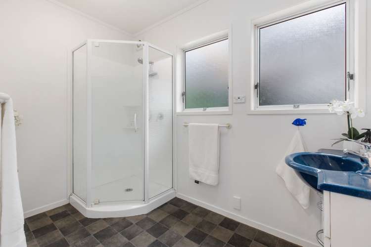 41 Castleton Street Birkdale_10