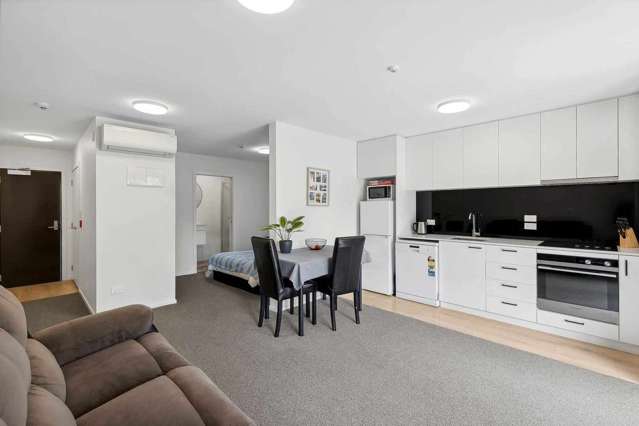 2/14 Fryer Street Queenstown_3