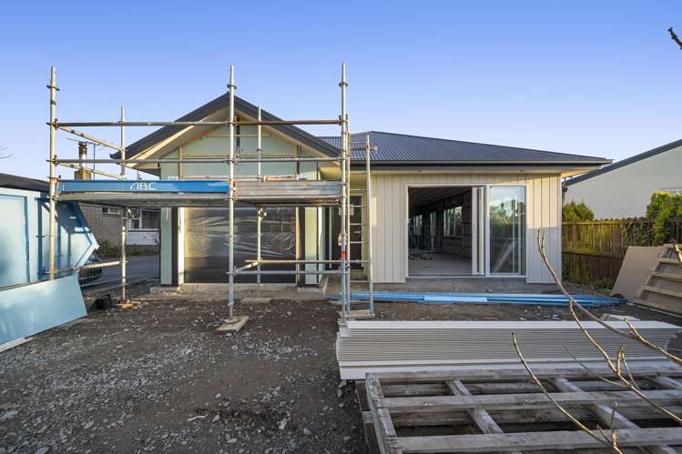 38 Bourne Crescent_1