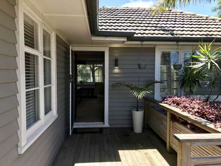 29 Bradbury Road Botany Downs_1