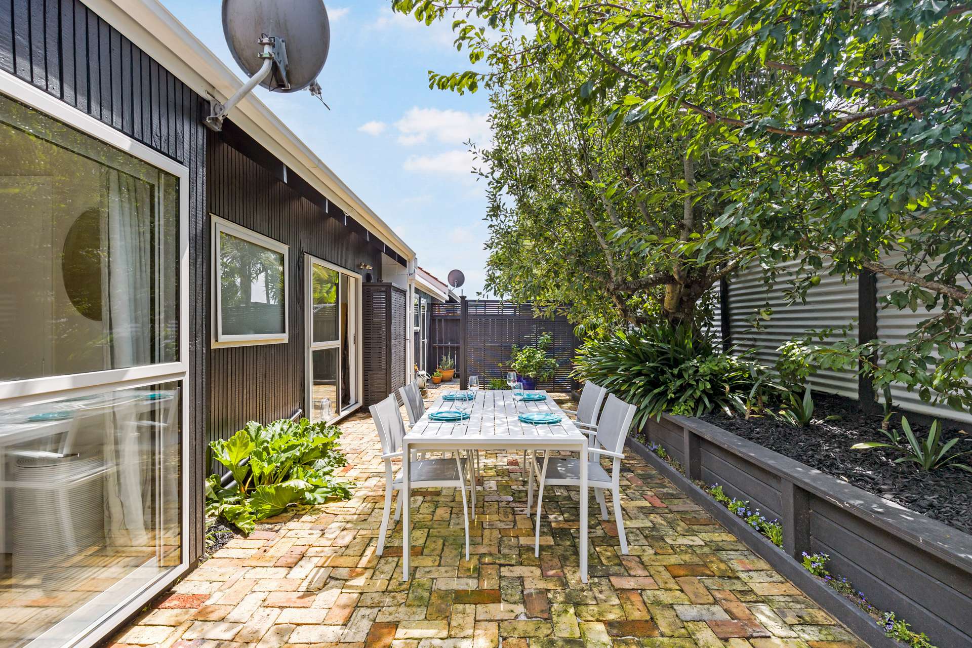 2/1 Gatman Street Birkdale_0