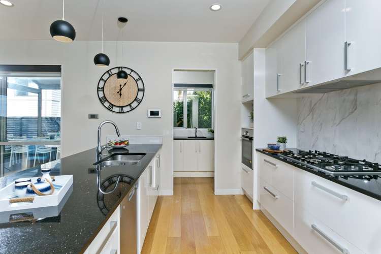 4 Greenlink Rise Long Bay_8