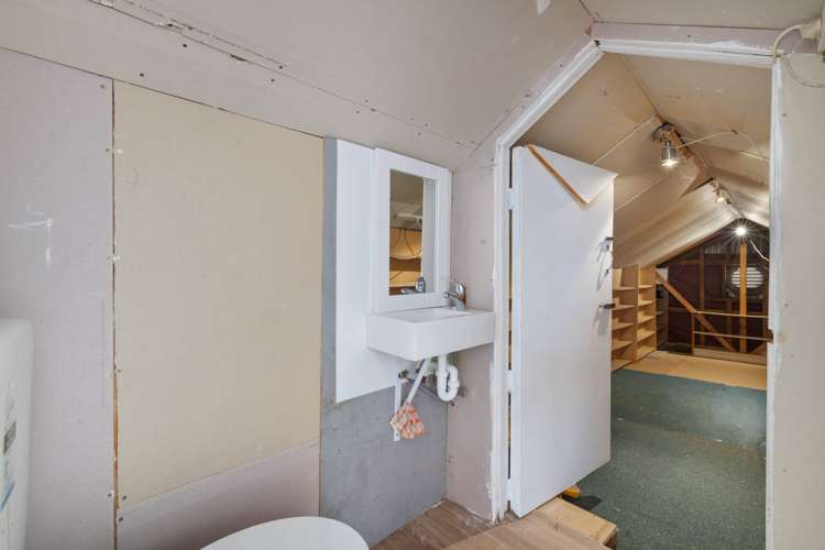 22 Pirangi Street Pt England_14