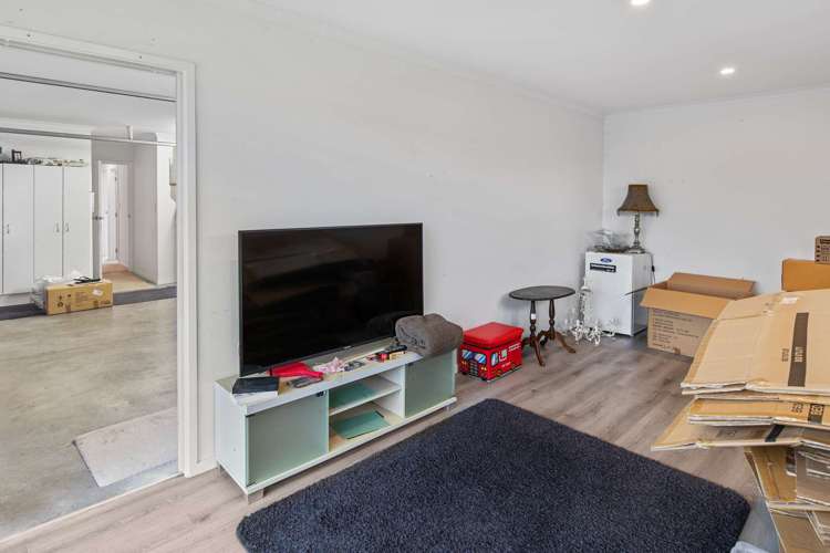 19 Magnolia Crescent Tawhero_15