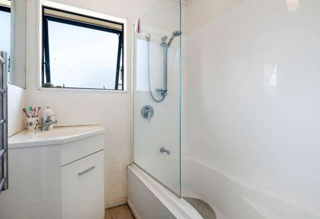 2/141 Finlayson Avenue Clendon Park_4