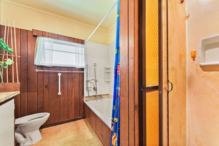 102 The Ridgeway Stoke_13