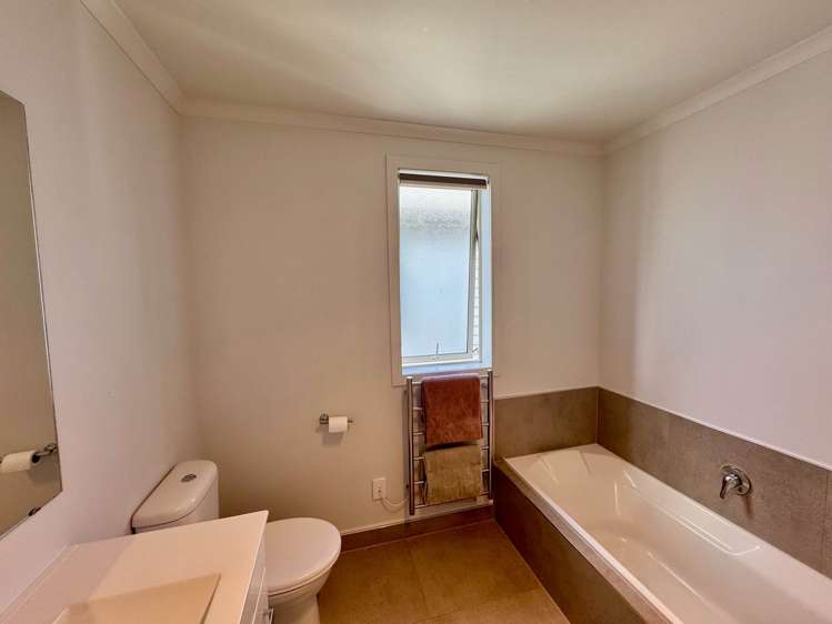 39 Hollowout Street Takanini_8