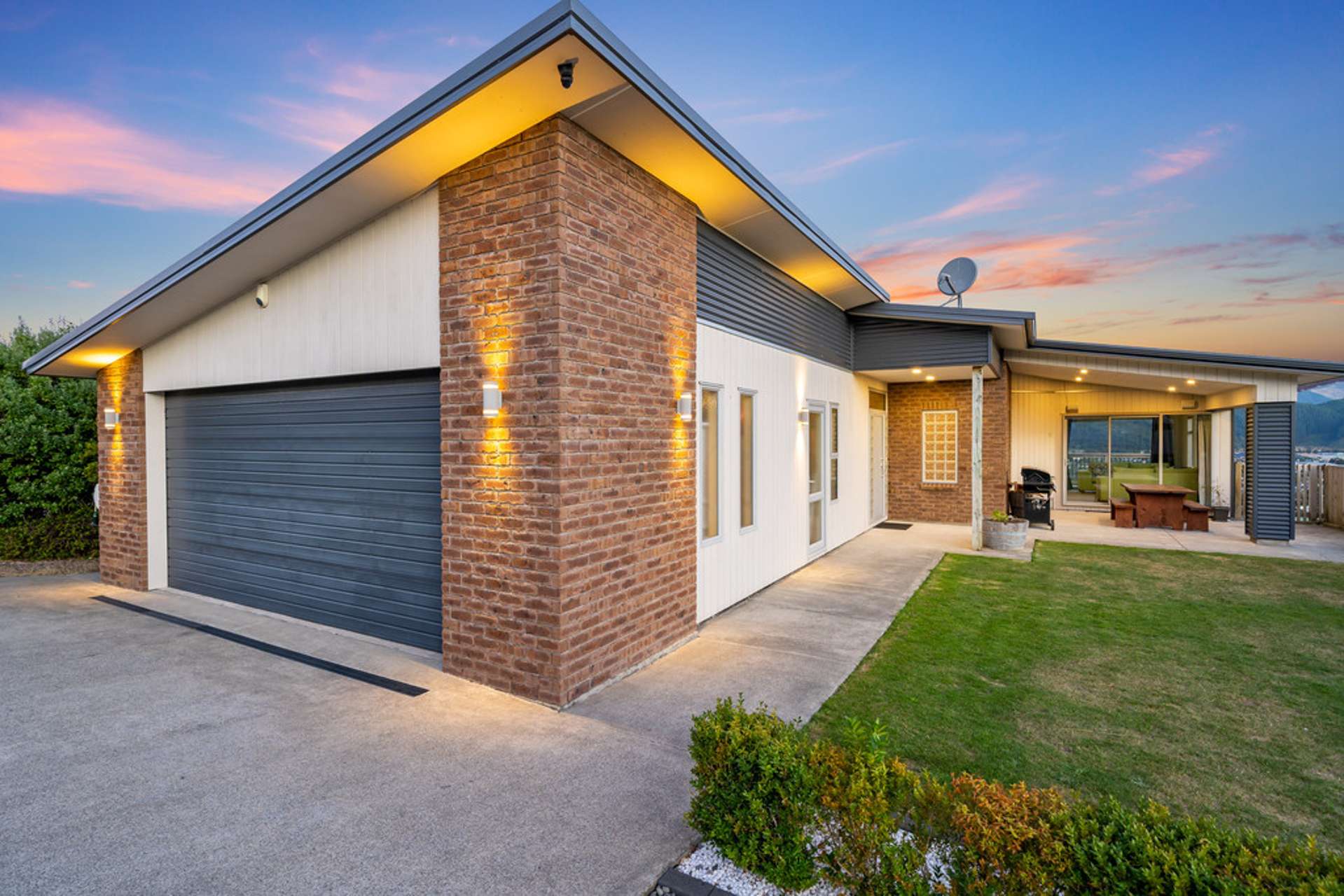 15 James Nairn Grove Riverstone Terraces_0