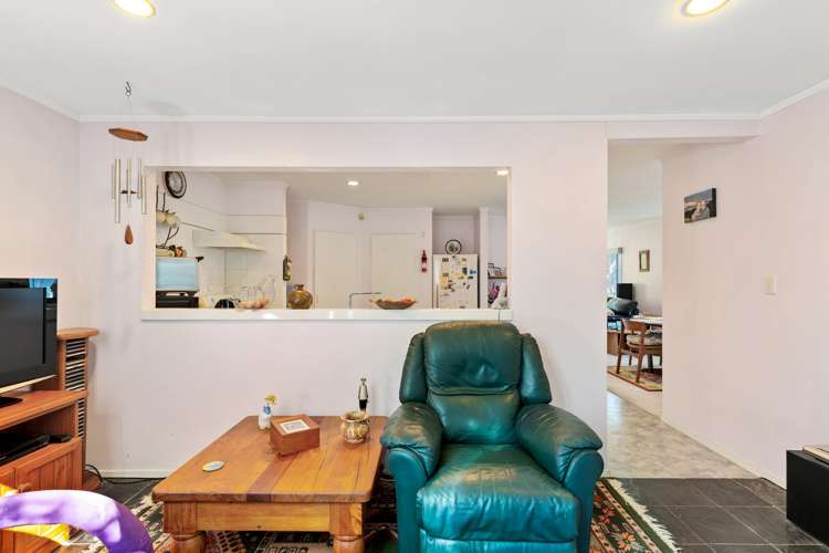 27 Woodfern Crescent Titirangi_21