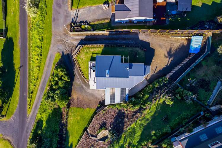 8 Tainui Street Mokau_18