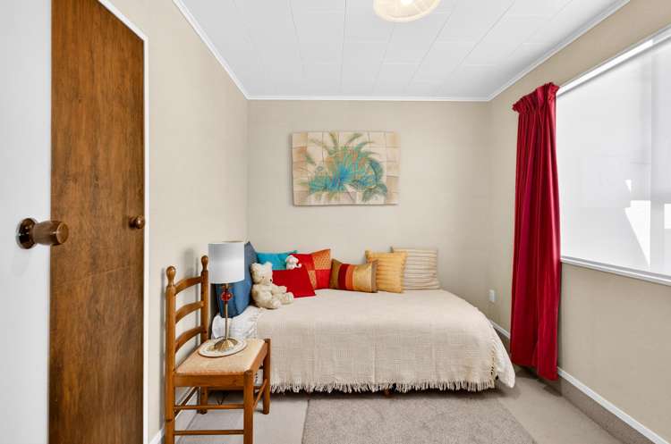 2/283 Westminster Avenue Tamatea_6