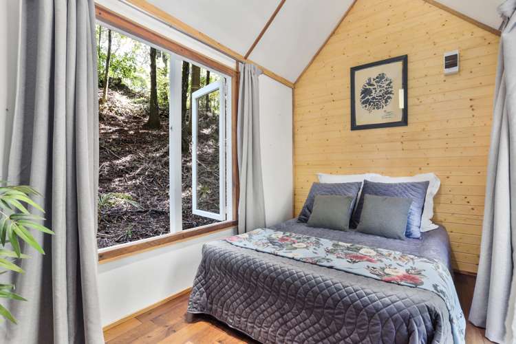 227 Woodlands Park Road Titirangi_13