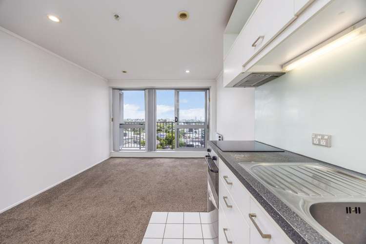 1104/53 Cook Street City Centre_6