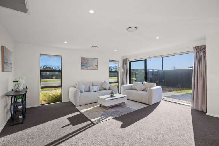 1 Woodford Avenue Woodend_7