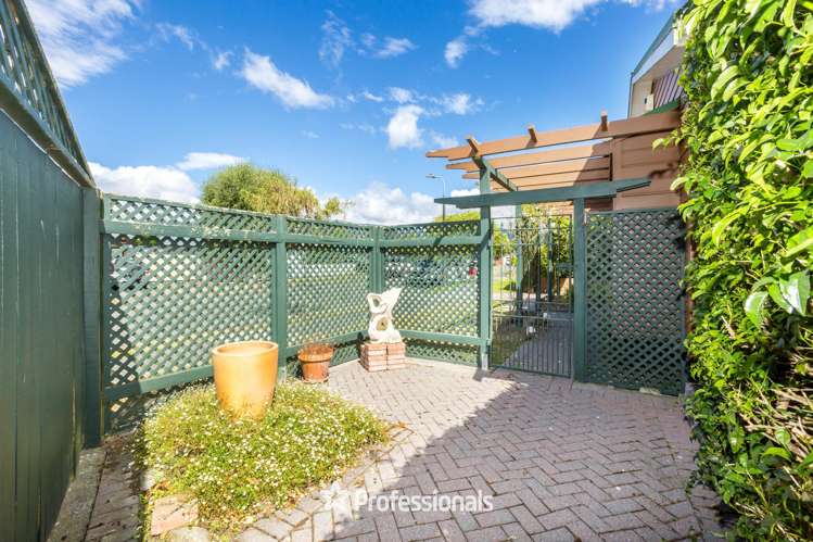 10 Laredo Grove Totara Park_17