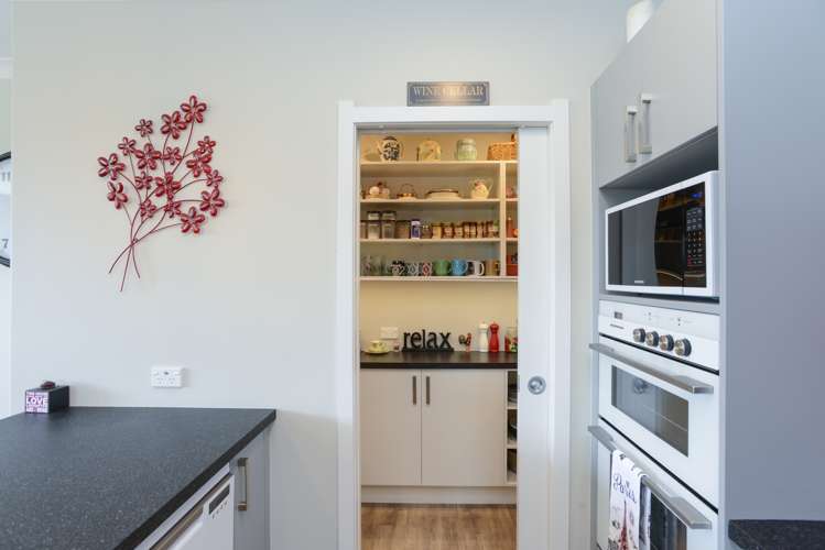 14 Pelorus Avenue Poraiti_2