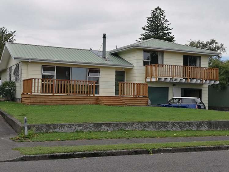 14 Skipage Grove Featherston_16