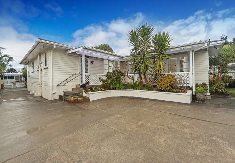 73 Cobham Crescent Kelston_19