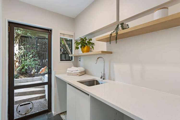 2/4 Prospect Terrace Milford_15