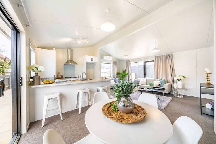 1 Esplanade Marokopa_8