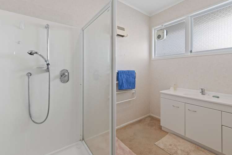 11a Arthur Grove Waikanae_14