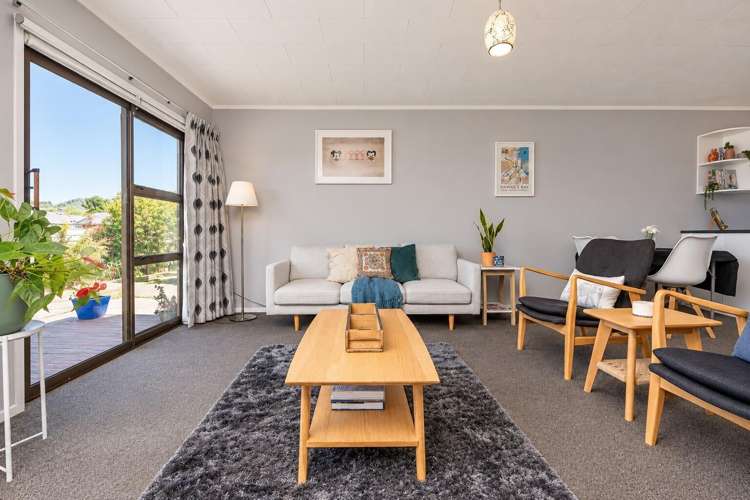 2/2 Ypres Street Greenmeadows_3