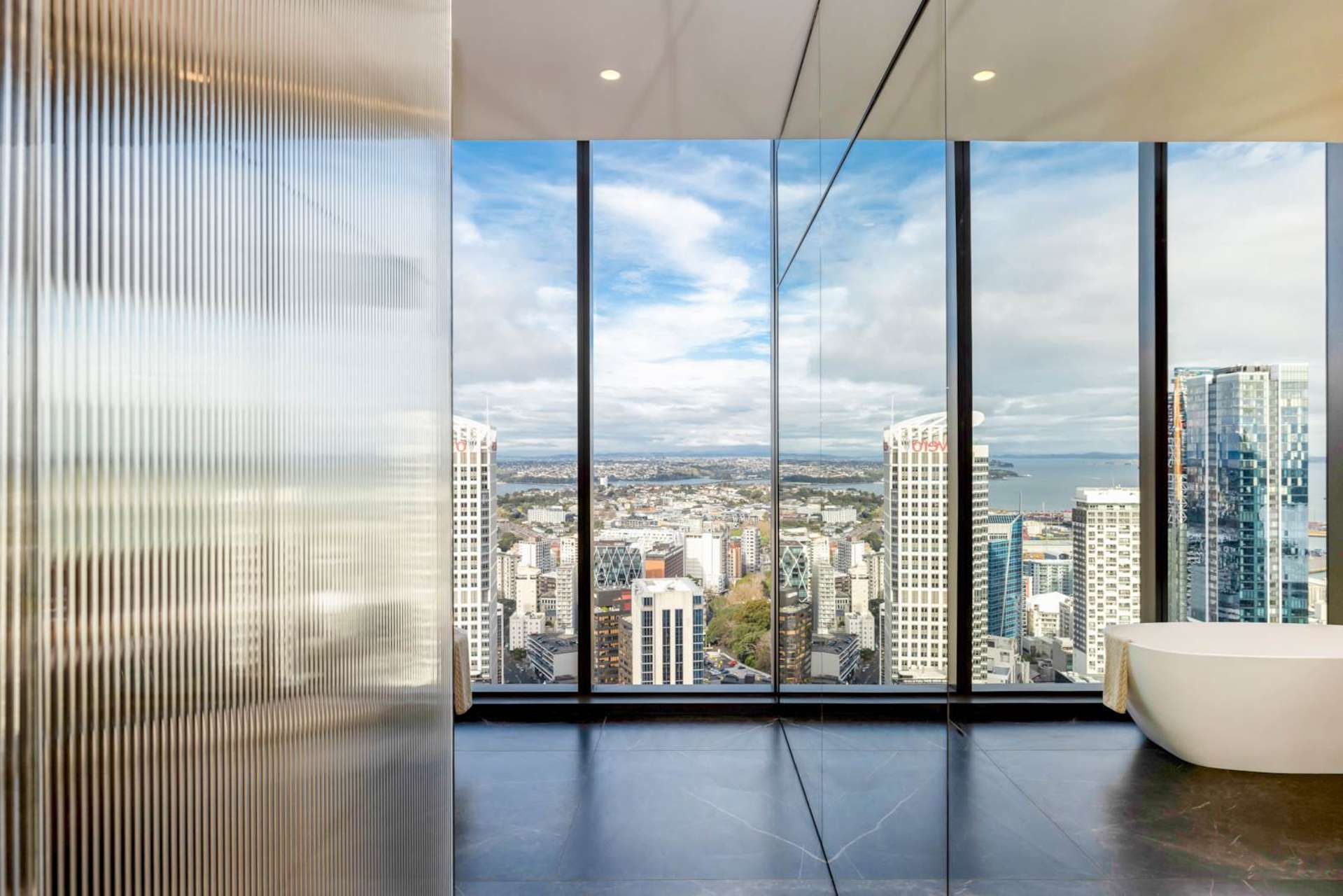 Unit 3901/51 Albert Sreet City Centre_0